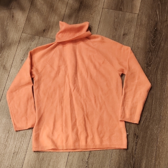 Magaschon Cozy Orange Turtleneck Sweater - Picture 1 of 4